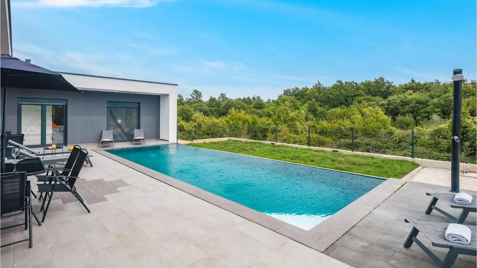 Awesome Home In Zminj With Wifi