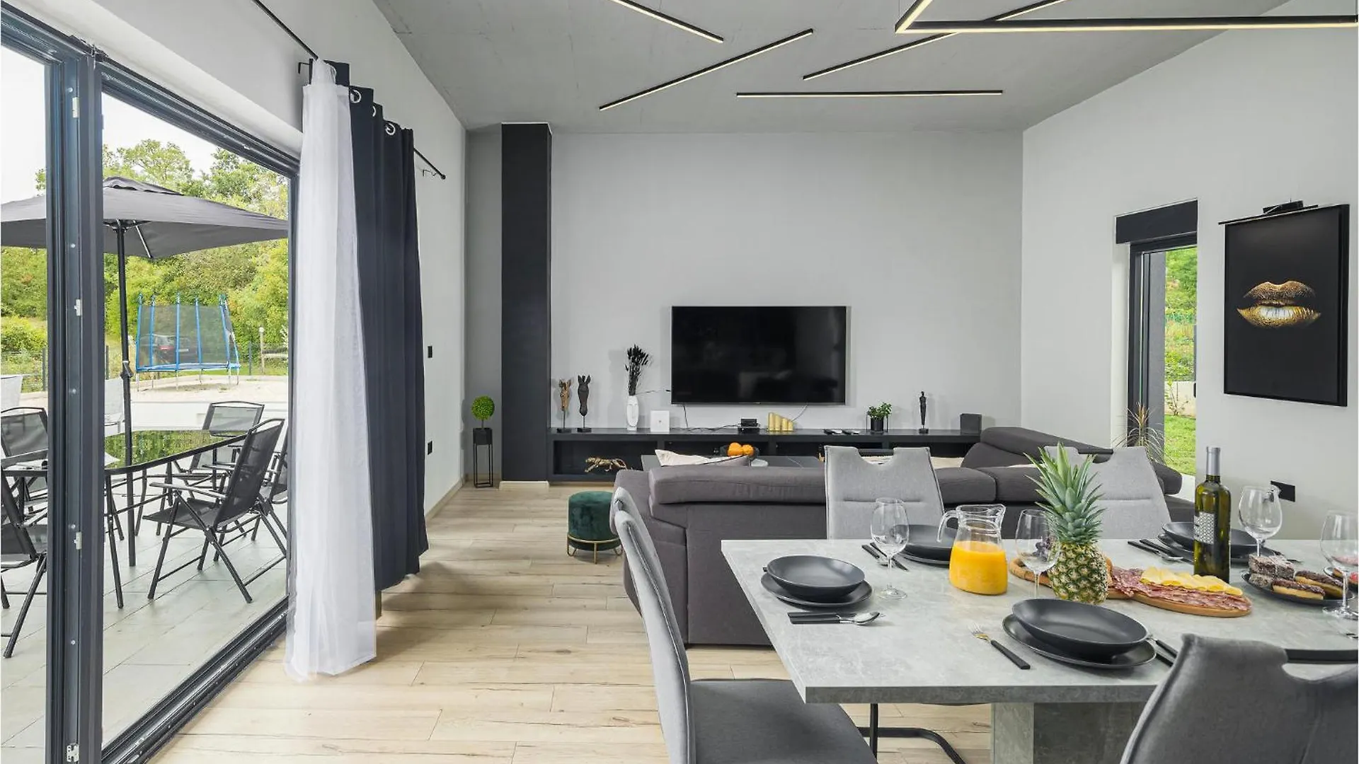 Awesome Home In Zminj With Wifi